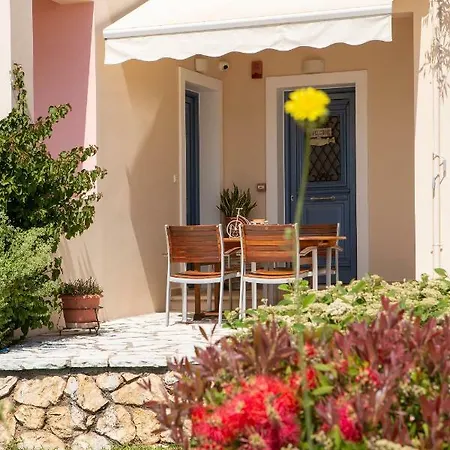 Thalassa Апартаменты *